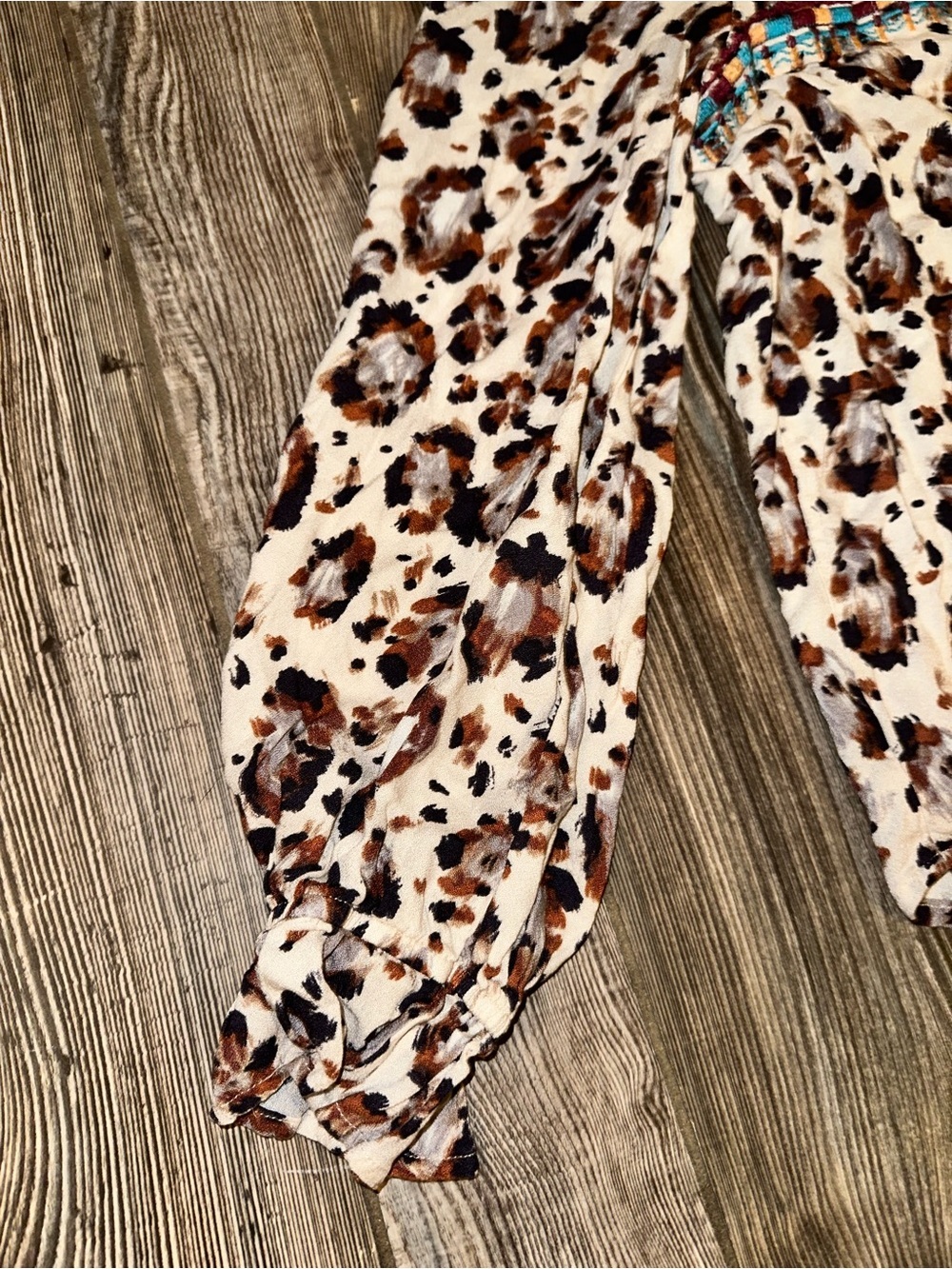 Savanna Jane Cream Leopard Print Blouse with Turquoise Trim Balloon Sleeves L - Picture 6 of 8